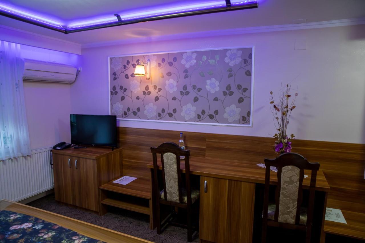 Pensiunea Sofia Timişoara Extérieur photo